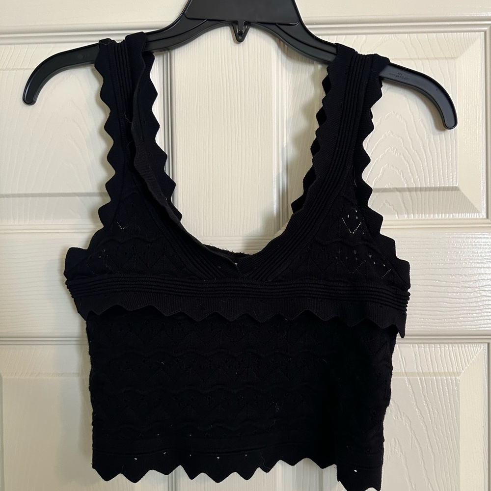 GB black tank top crop top